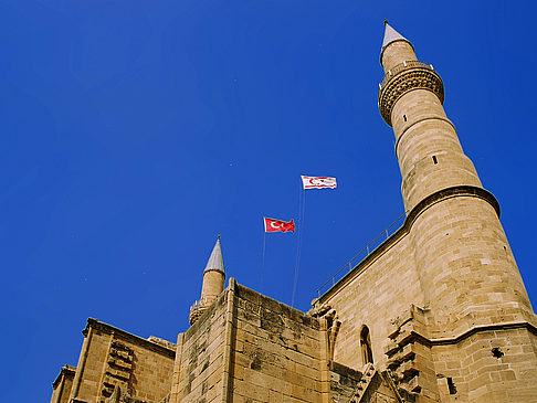  Fotografie von Citysam  in der Türkei Die Stadt ist durch die Grüne Linie geteilt